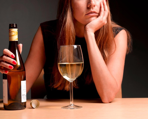 Анонимное лечение женского алкоголизма в Симе